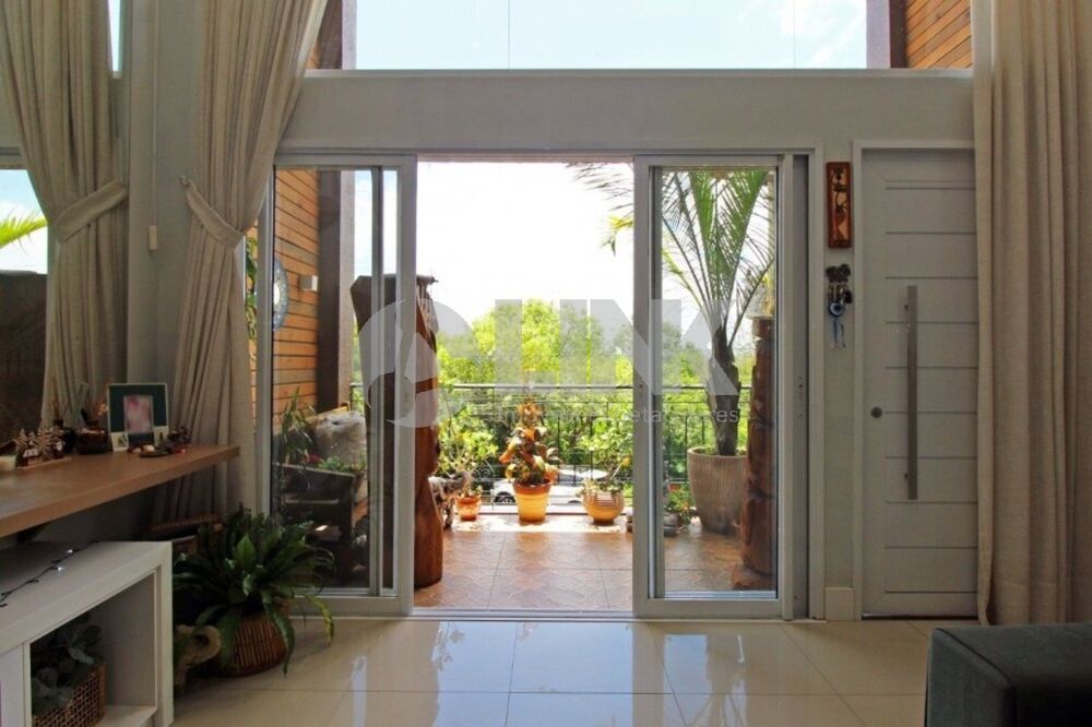 Casa à venda com 3 quartos, 181m² - Foto 2