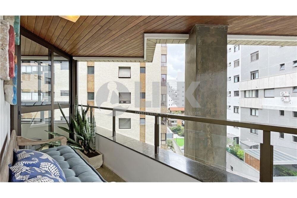 Apartamento, 3 quartos, 210 m² - Foto 1