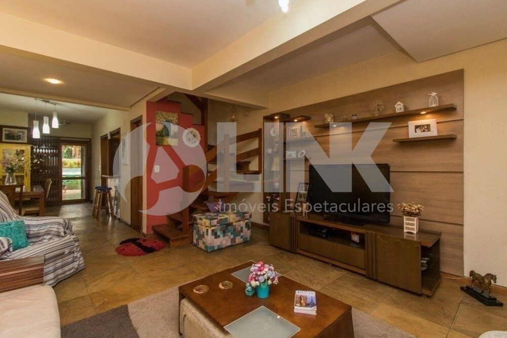 Casa de Condomínio à venda com 3 quartos, 240m² - Foto 1