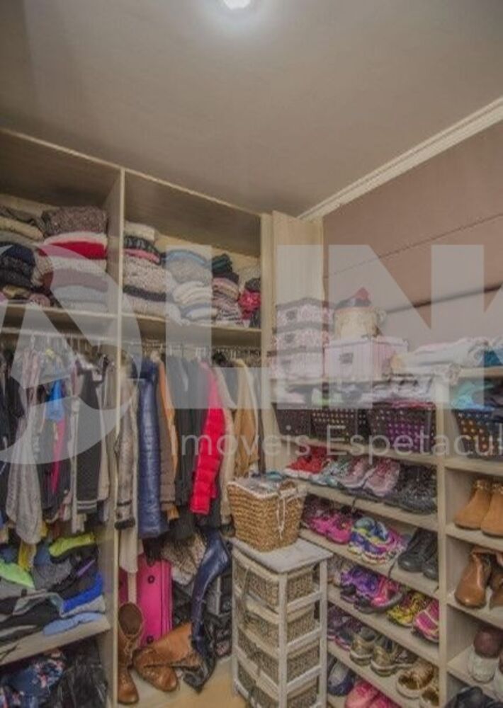 Casa à venda com 3 quartos, 198m² - Foto 2