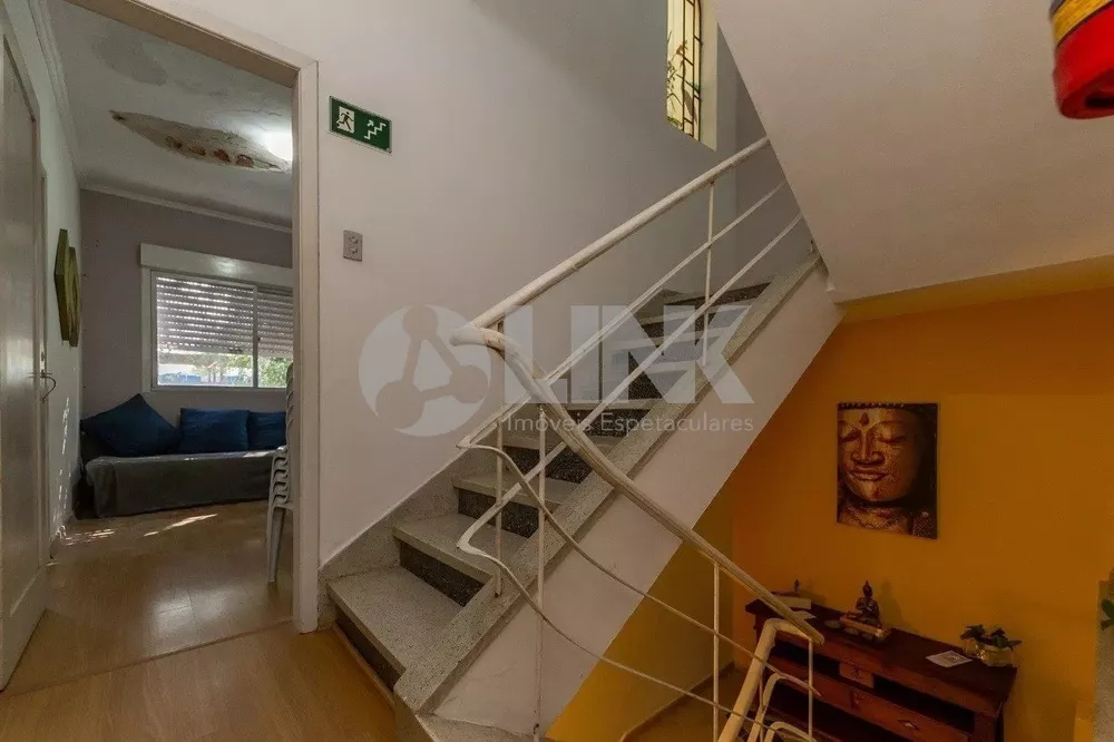 Casa à venda com 3 quartos, 300m² - Foto 4