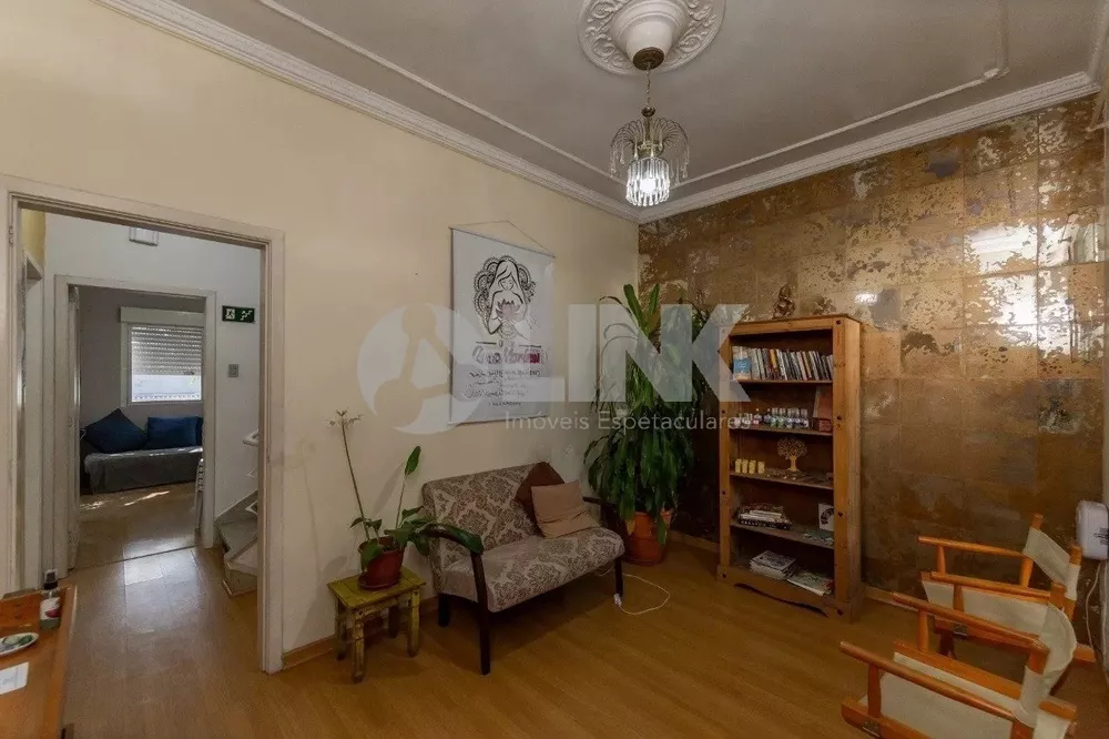 Casa à venda com 3 quartos, 300m² - Foto 1