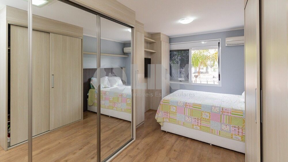 Casa de Condomínio à venda com 3 quartos, 223m² - Foto 2