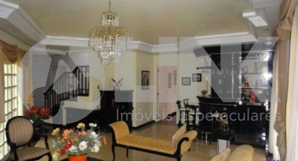 Casa à venda com 4 quartos, 353m² - Foto 1