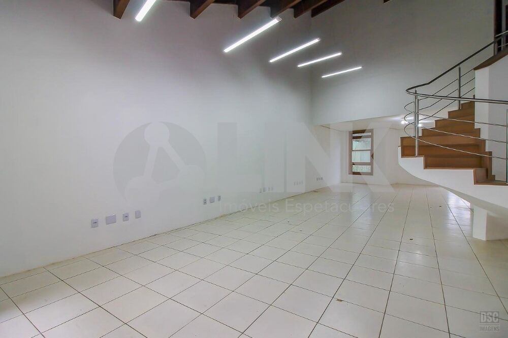 Casa, 3 quartos, 258 m² - Foto 1