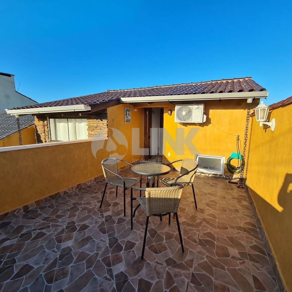 Casa à venda com 4 quartos, 167m² - Foto 2