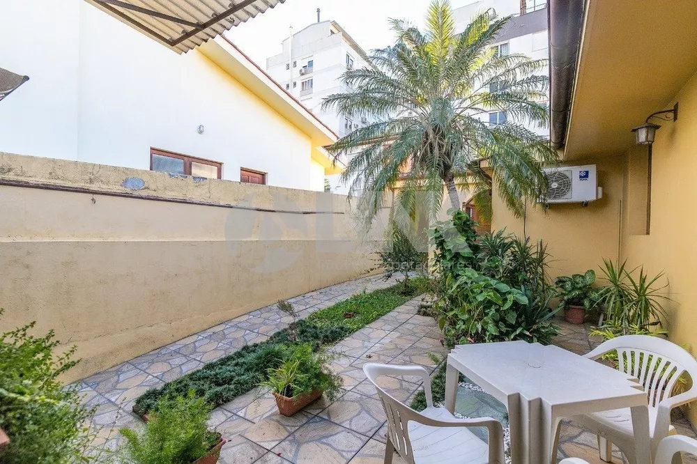 Casa à venda com 3 quartos, 234m² - Foto 4