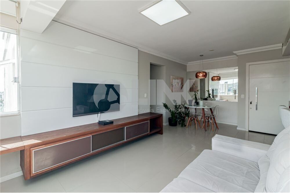 Apartamento à venda com 2 quartos, 68m² - Foto 2
