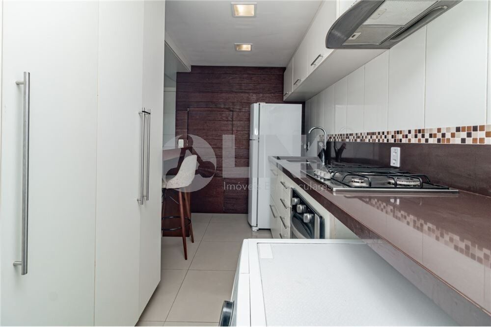 Apartamento à venda com 2 quartos, 68m² - Foto 4