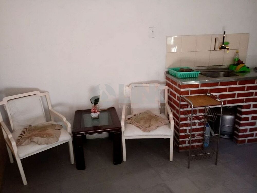 Casa à venda com 3 quartos, 100m² - Foto 3