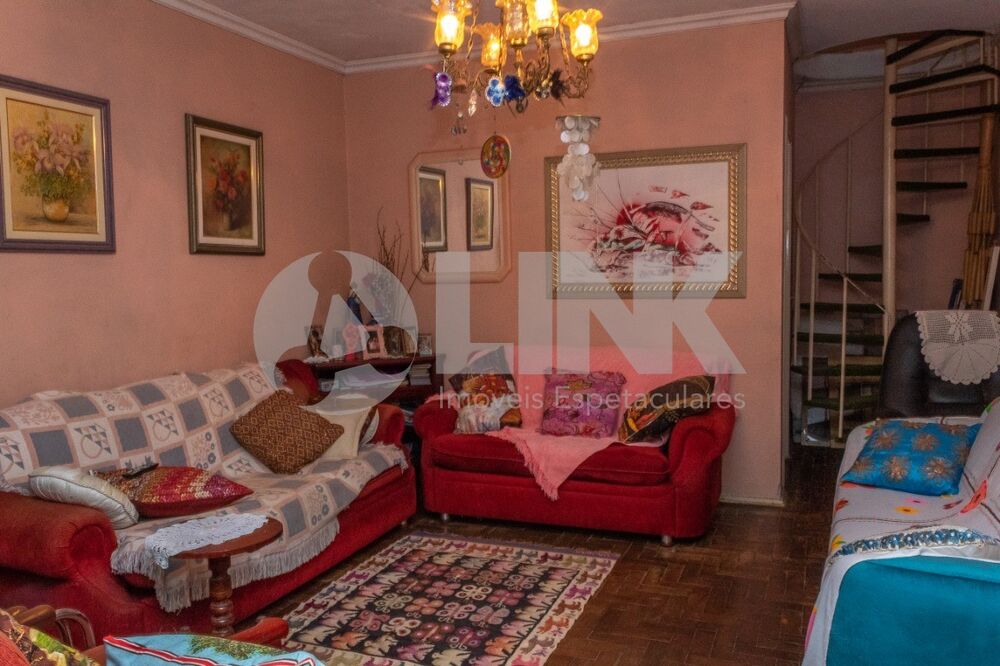 Casa à venda com 5 quartos, 251m² - Foto 2