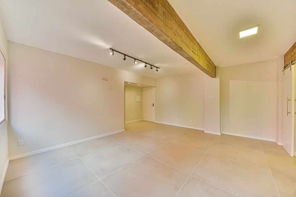 Apartamento à venda com 2 quartos, 72m² - Foto 4