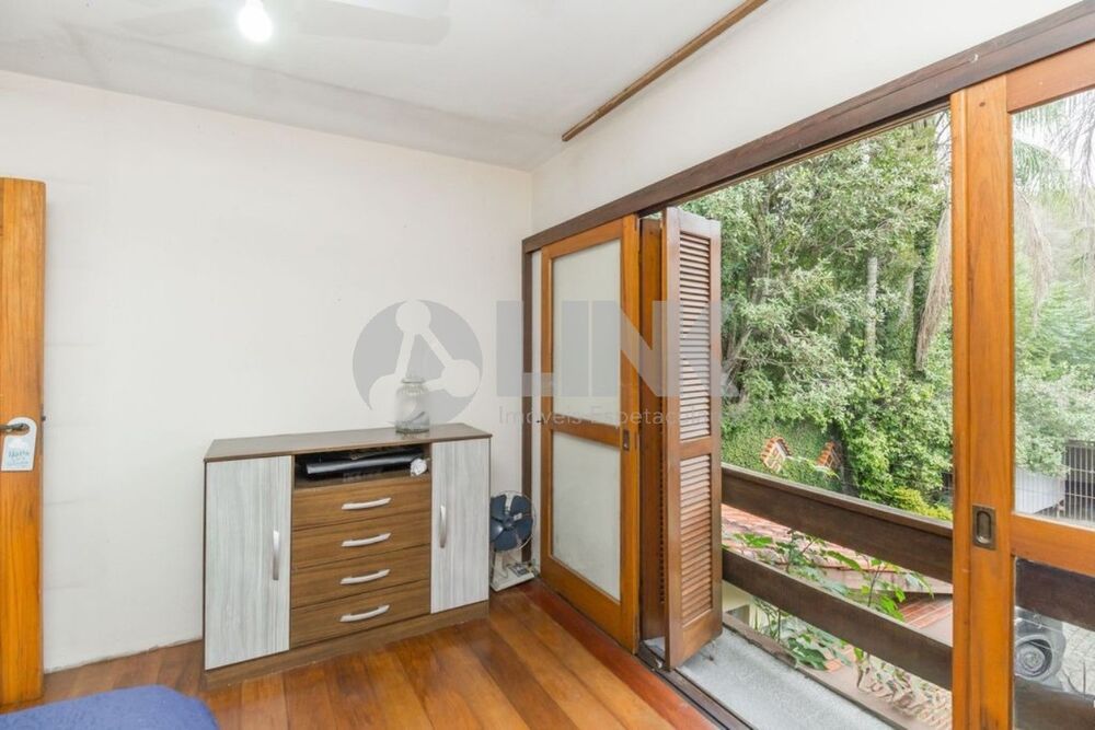 Casa à venda com 6 quartos, 410m² - Foto 2