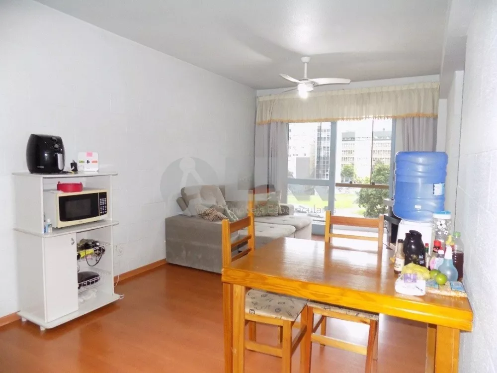 Apartamento à venda com 2 quartos, 71m² - Foto 2