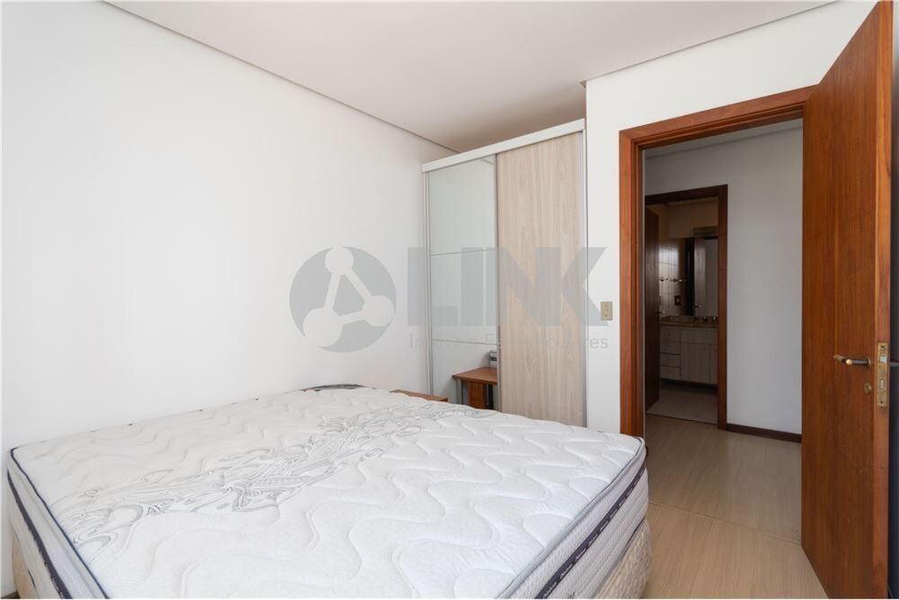 Cobertura, 3 quartos, 236 m² - Foto 4