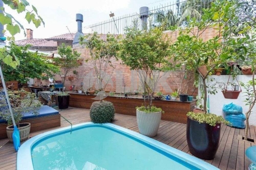 Casa de Condomínio à venda com 4 quartos, 283m² - Foto 1