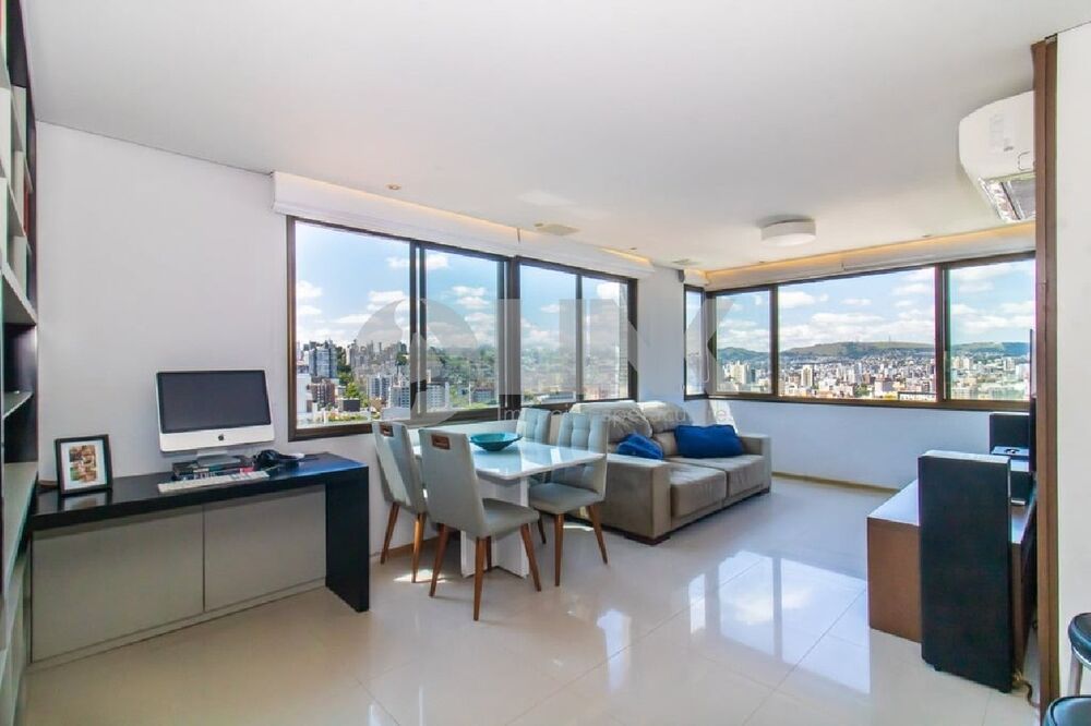 Apartamento à venda com 3 quartos, 95m² - Foto 1
