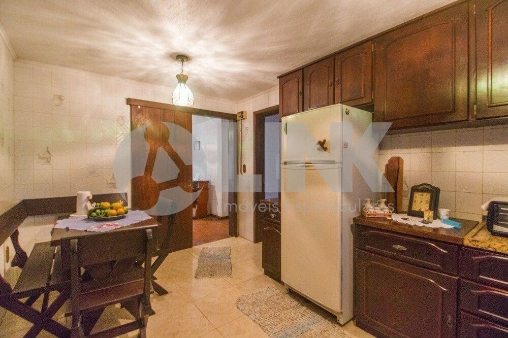 Casa à venda com 3 quartos, 218m² - Foto 3