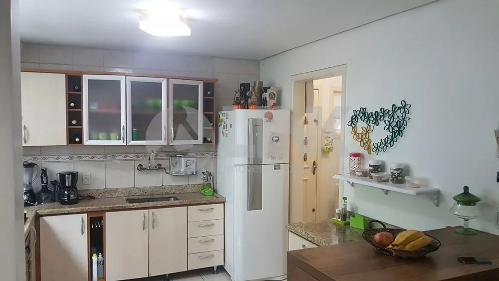 Casa à venda com 3 quartos, 165m² - Foto 3