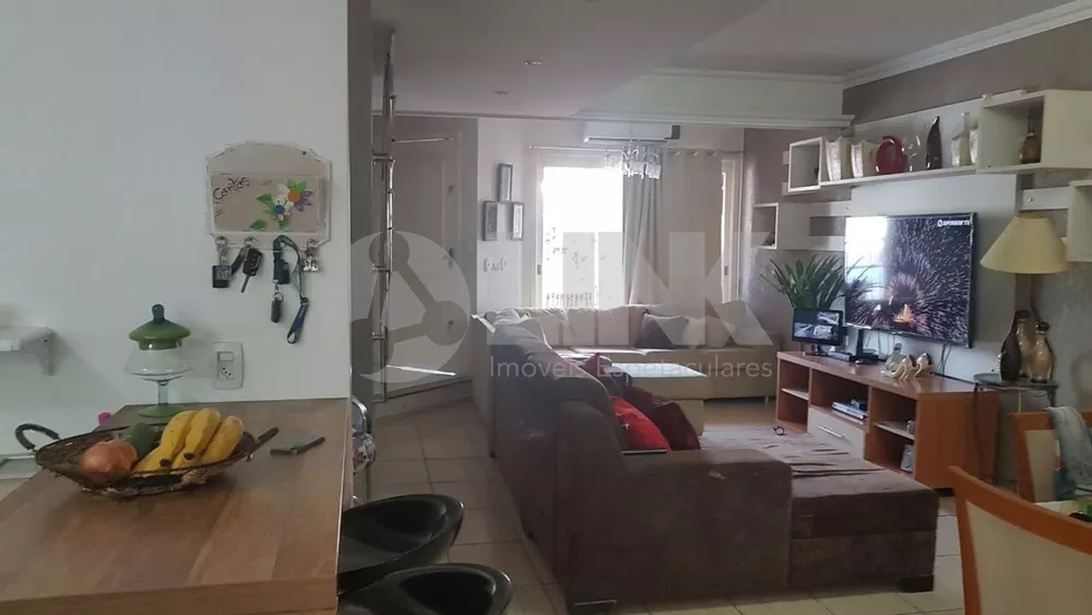 Casa à venda com 3 quartos, 165m² - Foto 1