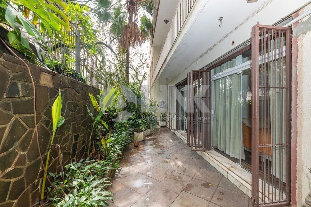 Apartamento à venda com 3 quartos, 126m² - Foto 1