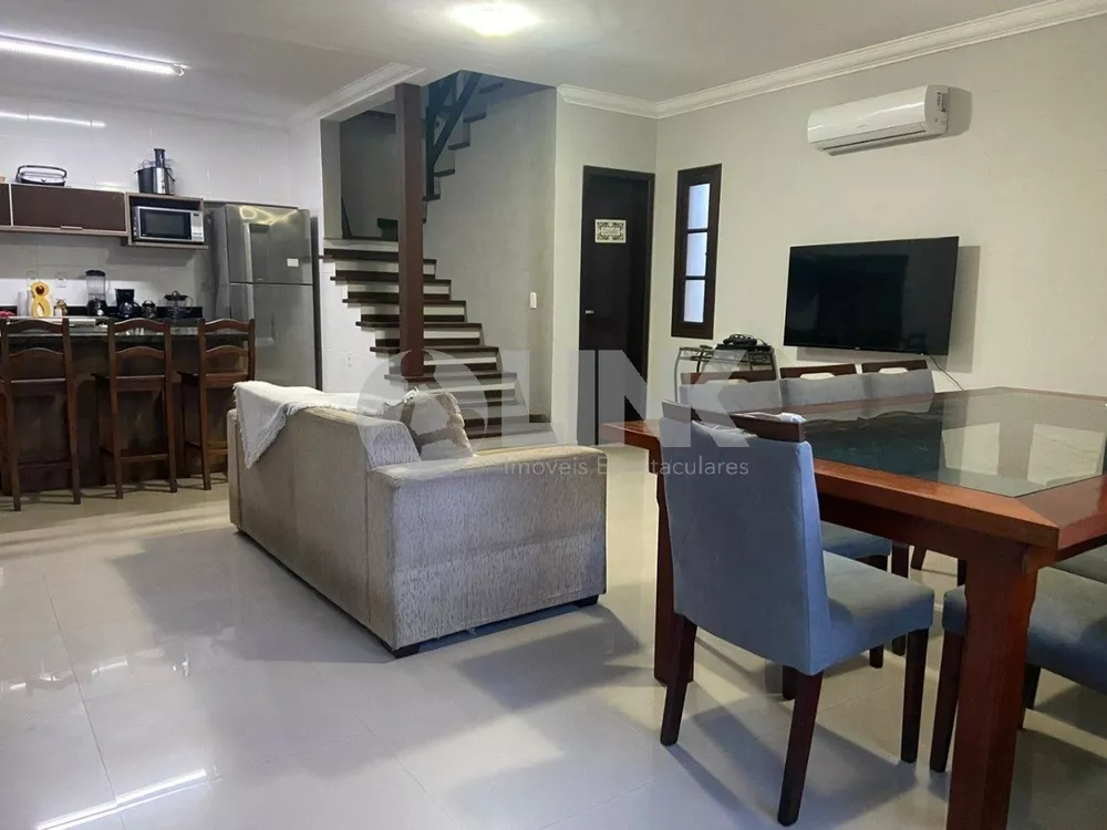 Casa de Condomínio à venda com 3 quartos, 221m² - Foto 4