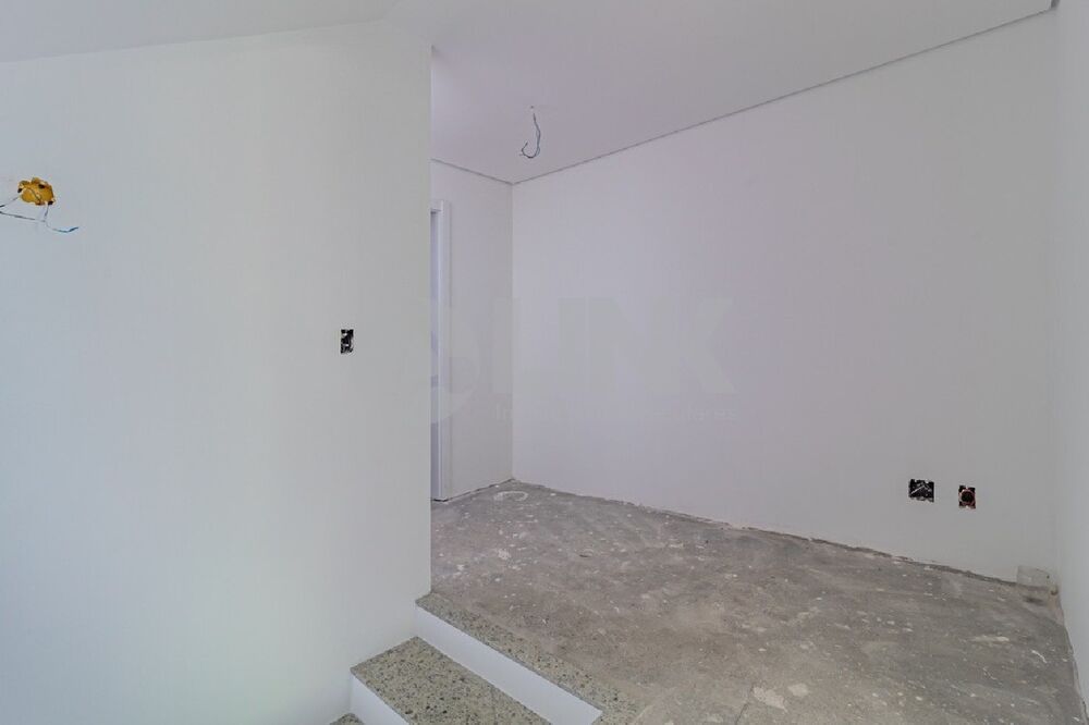 Casa à venda com 3 quartos, 210m² - Foto 8