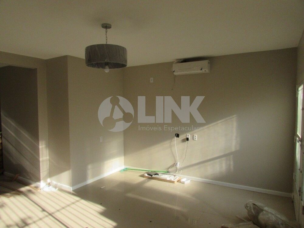 Casa à venda com 3 quartos, 150m² - Foto 1