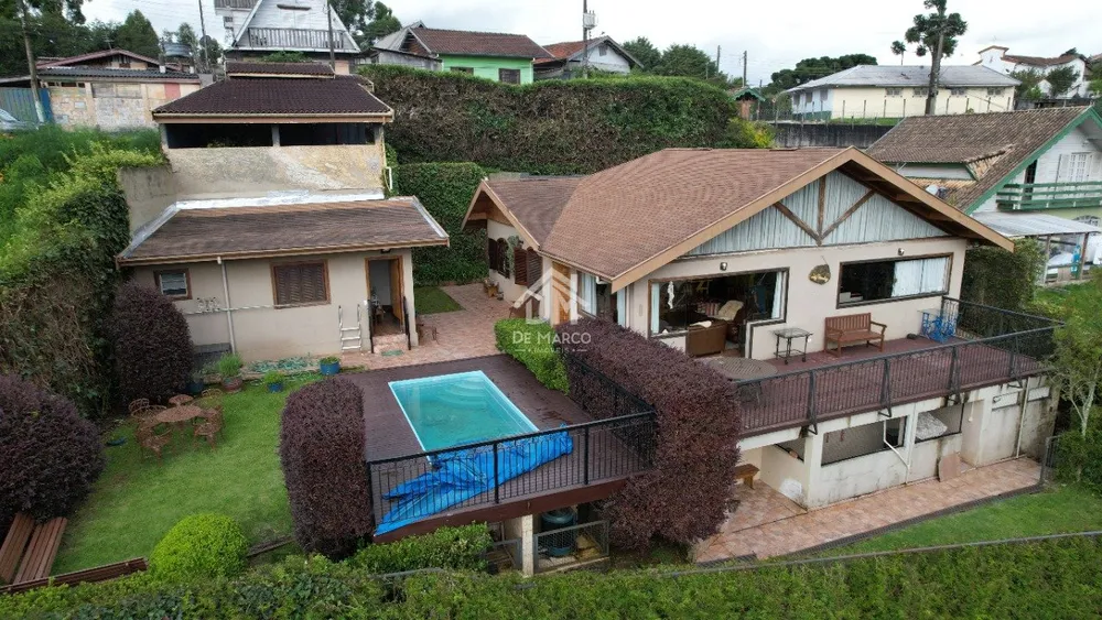 Casa, 4 quartos, 244 m² - Foto 1