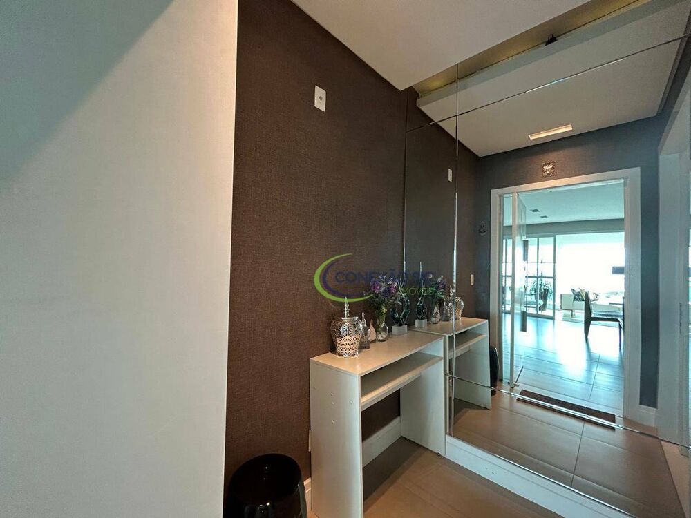 Apartamento à venda com 4 quartos, 233m² - Foto 12
