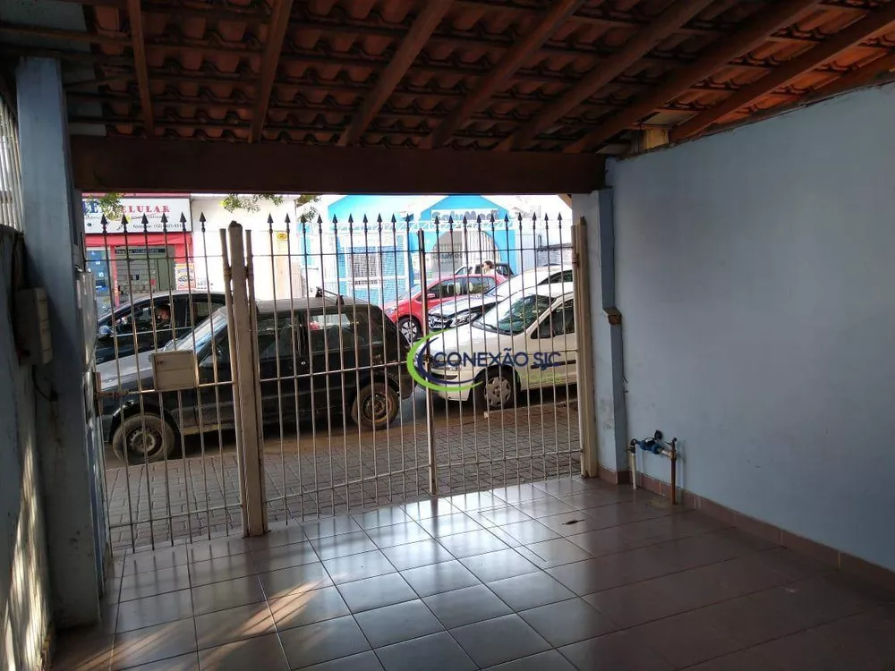 Casa à venda com 5 quartos, 250m² - Foto 4