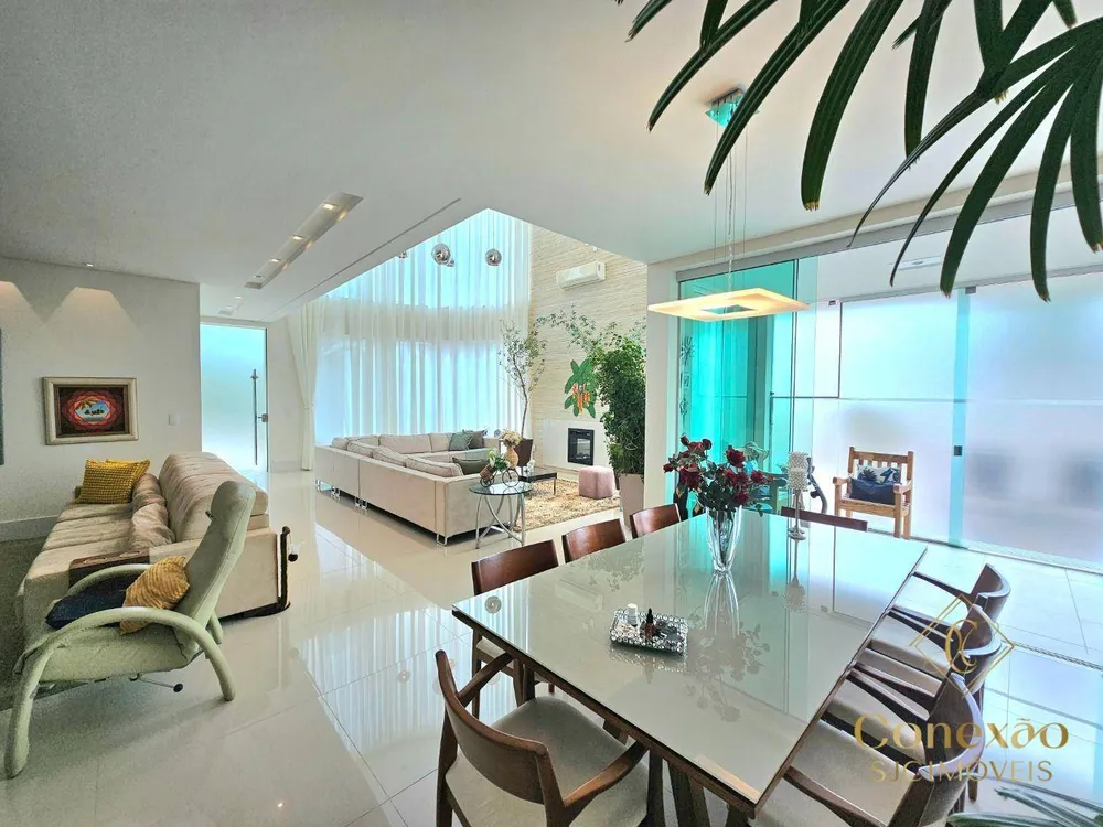 Sobrado, 5 quartos, 457 m² - Foto 1