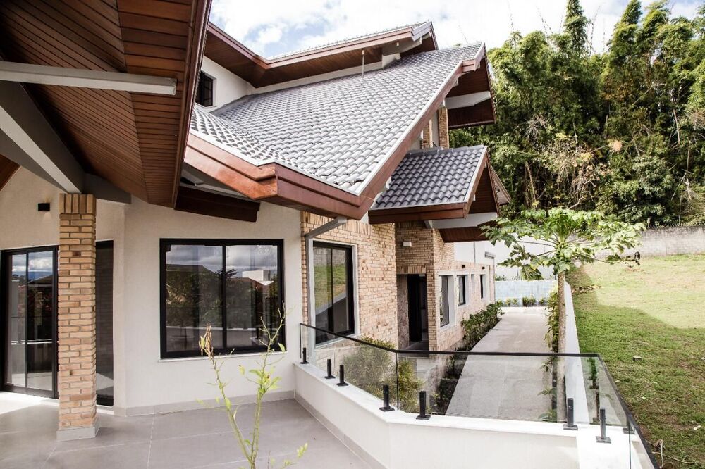 Casa de Condomínio à venda e aluguel com 5 quartos, 700m² - Foto 1