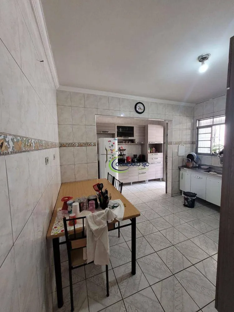 Casa, 4 quartos, 197 m² - Foto 2