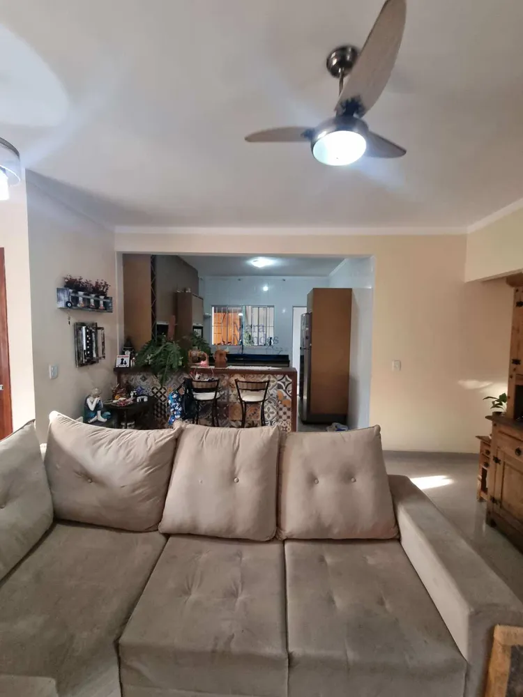 Casa, 3 quartos, 200 m² - Foto 2