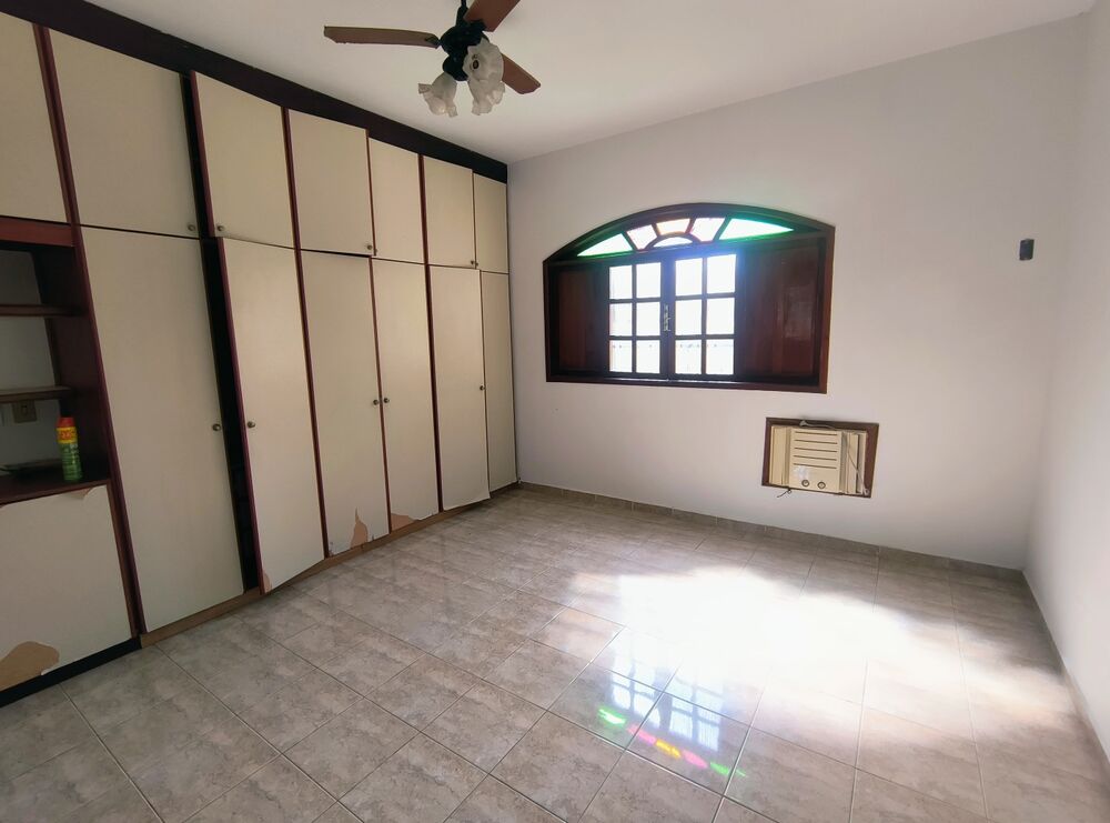 Casa à venda com 3 quartos, 360m² - Foto 2