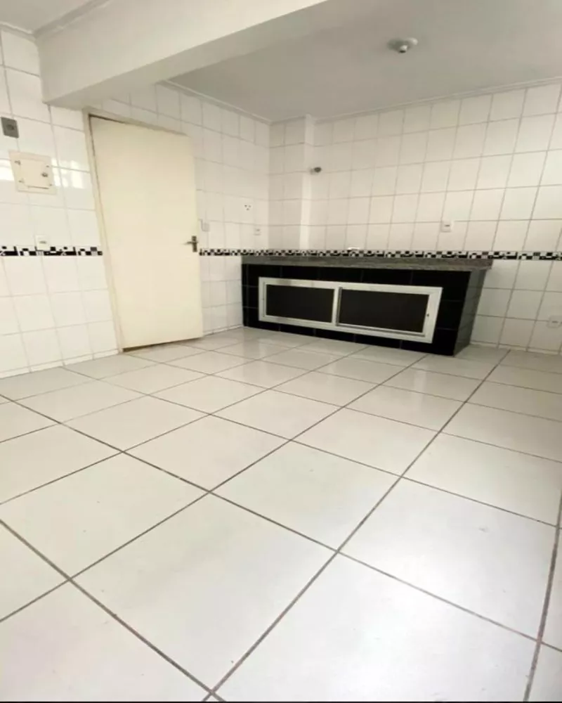 Apartamento à venda com 2 quartos, 75m² - Foto 4