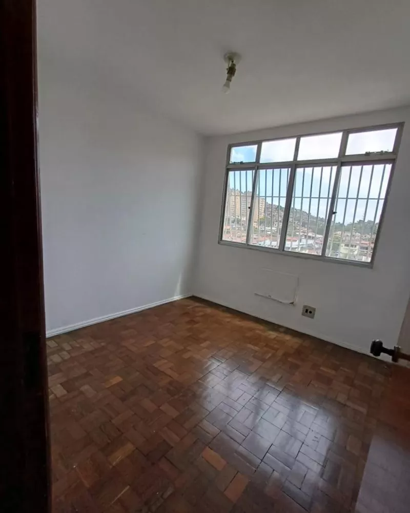 Apartamento à venda com 2 quartos, 60m² - Foto 2