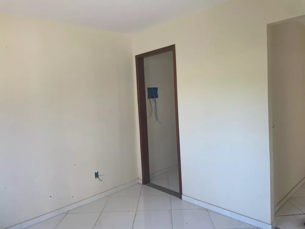 Casa à venda com 2 quartos, 200m² - Foto 4