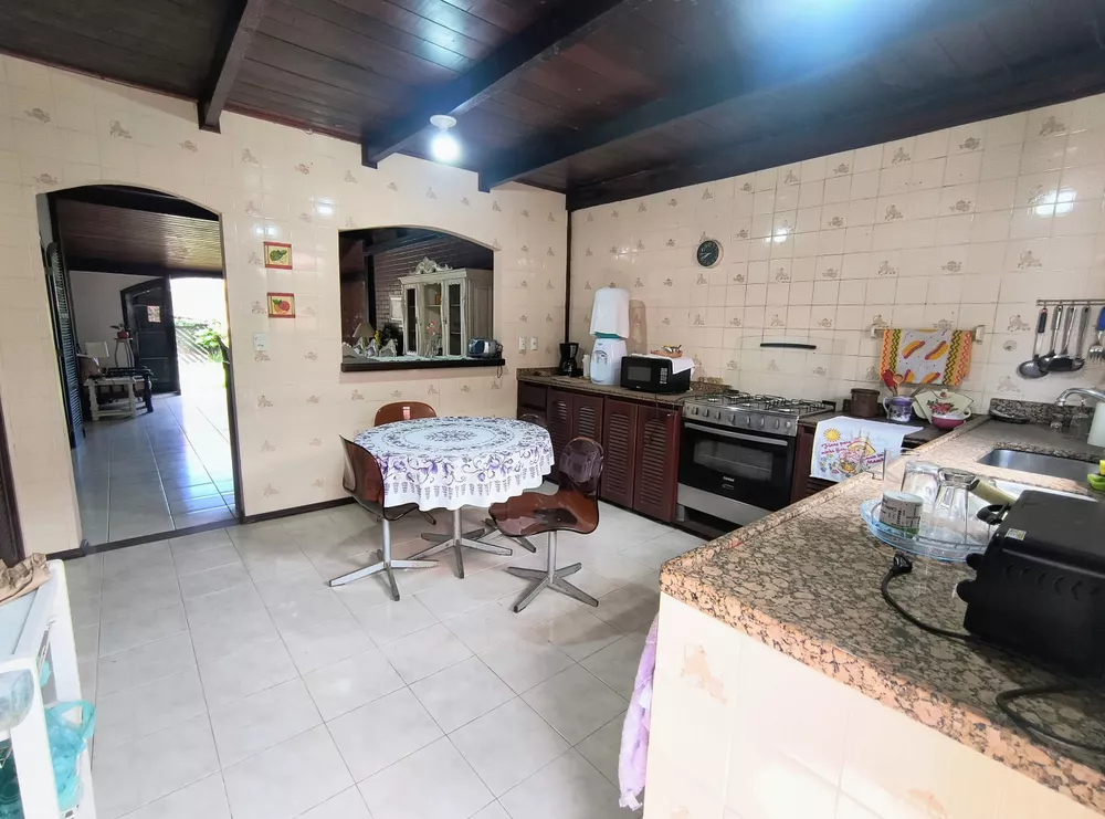 Casa, 3 quartos, 200 m² - Foto 2