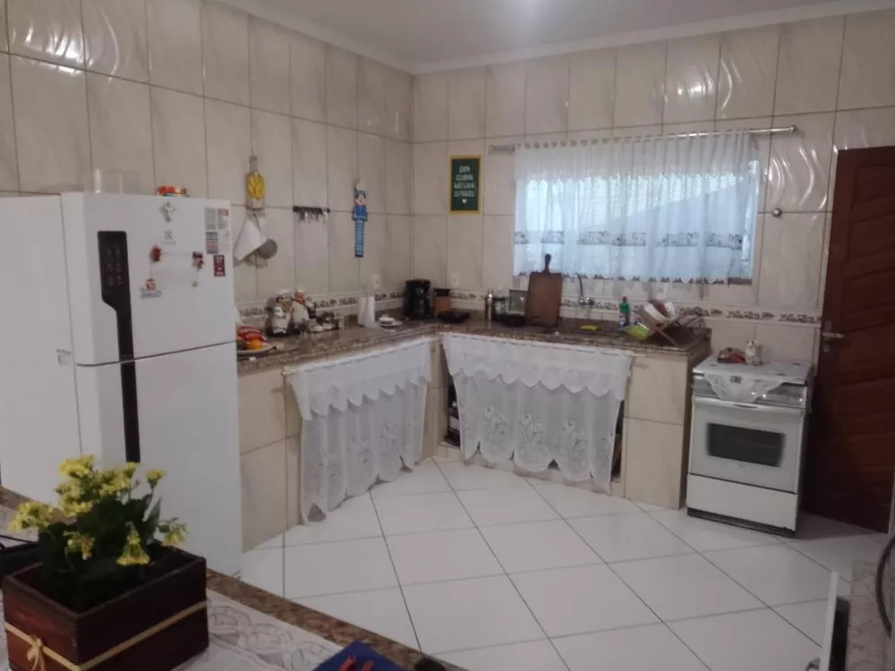 Casa à venda com 3 quartos, 450m² - Foto 4