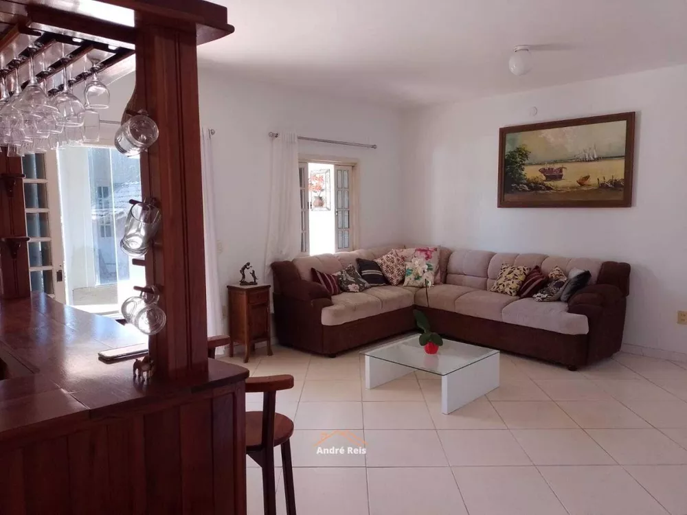 Casa, 4 quartos, 1357 m² - Foto 2