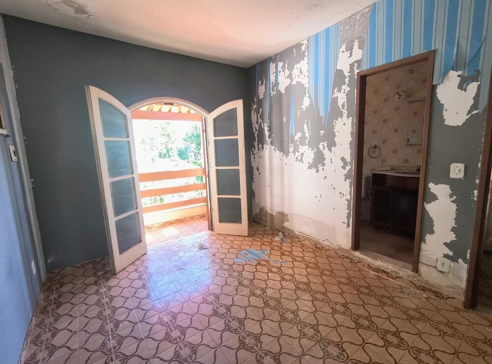 Casa à venda com 6 quartos, 600m² - Foto 4