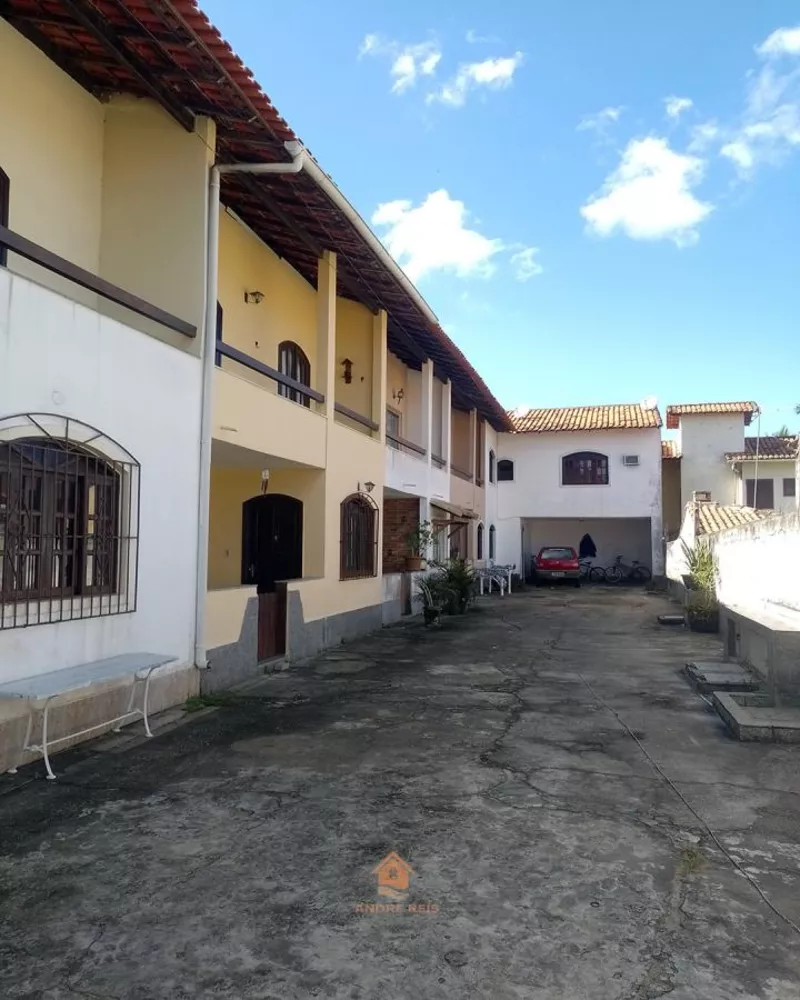 Casa à venda com 2 quartos, 100m² - Foto 1