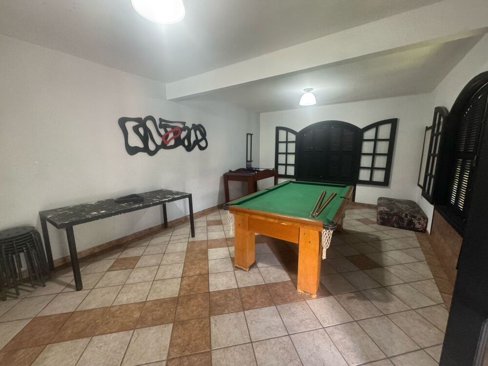 Casa, 6 quartos, 1060 m² - Foto 1