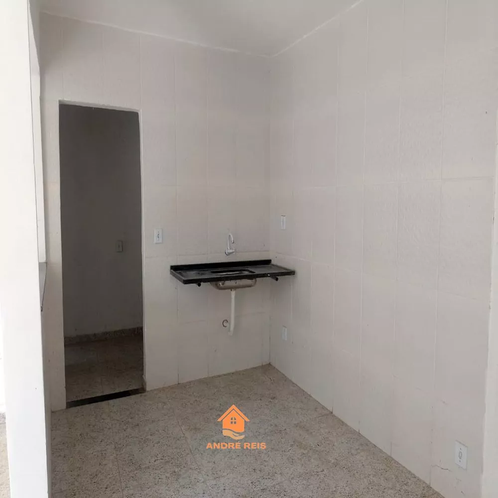 Casa à venda com 2 quartos, 100m² - Foto 4