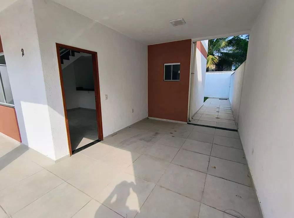 Casa à venda com 3 quartos, 100m² - Foto 2