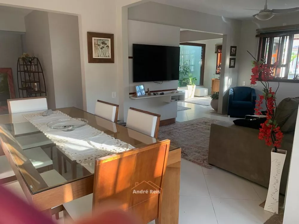 Casa à venda com 3 quartos, 450m² - Foto 4