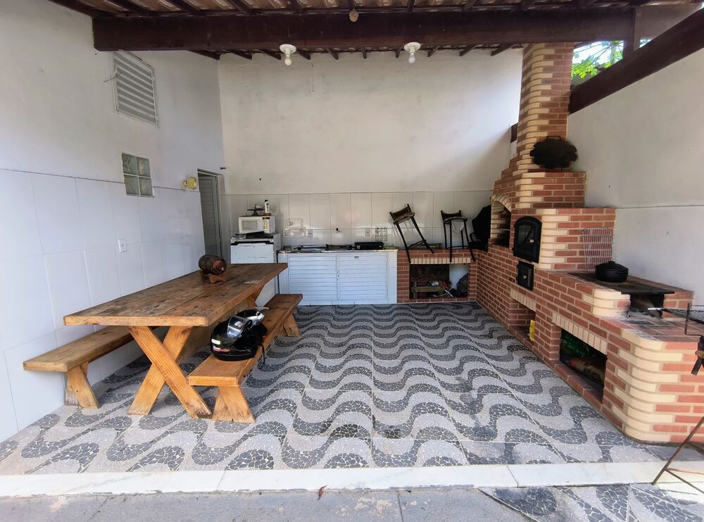 Casa à venda com 2 quartos, 450m² - Foto 2