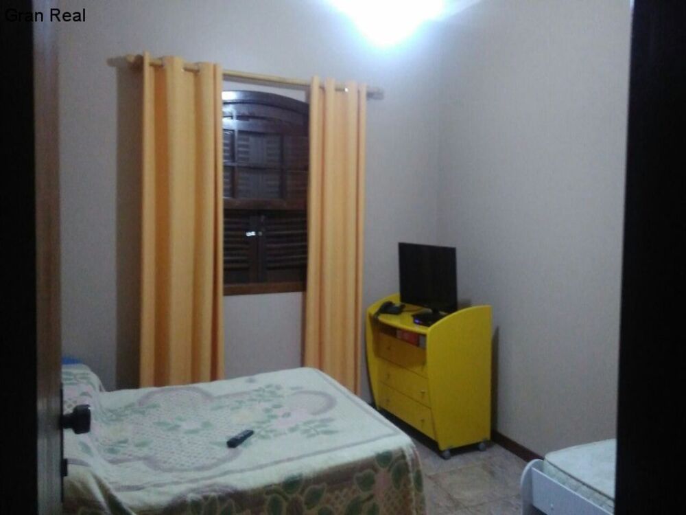 Casa à venda com 3 quartos, 250m² - Foto 1